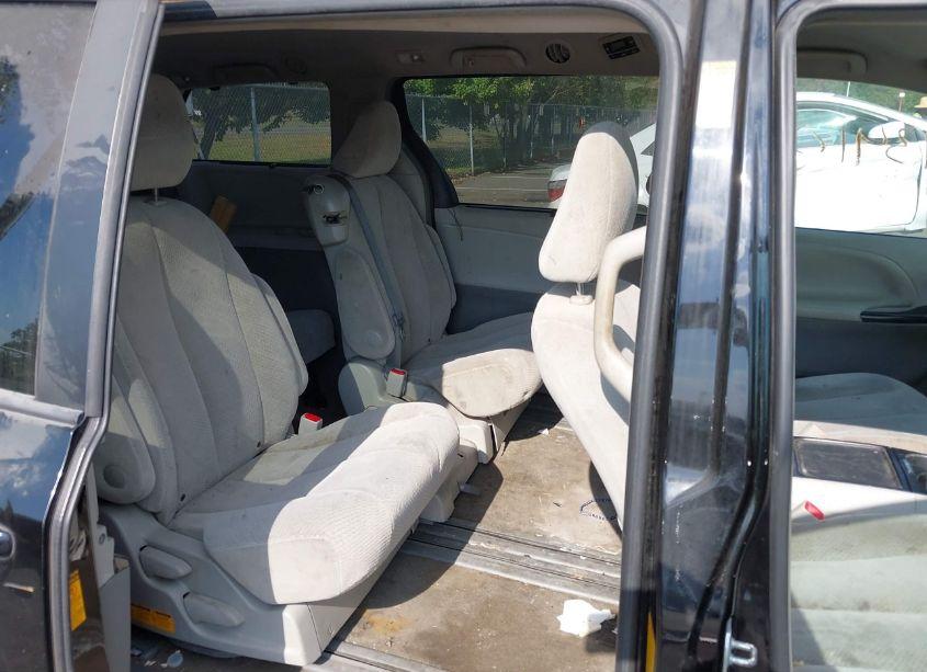 Photo 8 of 2013 Toyota Sienna LE V6 8 PASSENGER (VIN 5TDKK3DC7DS315051)