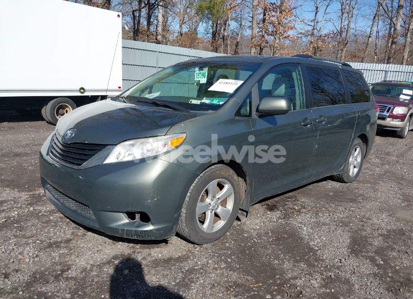 Photo 2 of 2013 Toyota Sienna LE 8 PASSENGER (VIN 5TDKK3DC7DS315955)