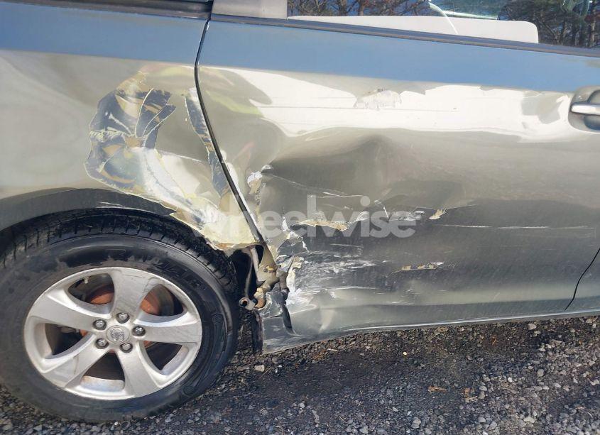 Photo 6 of 2013 Toyota Sienna LE 8 PASSENGER (VIN 5TDKK3DC7DS315955)