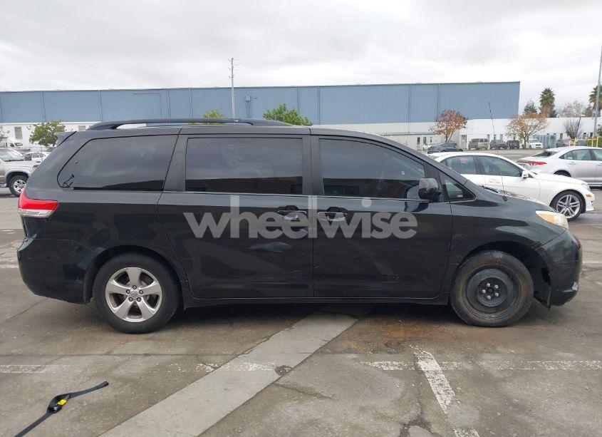 Photo 14 of 2013 Toyota Sienna LE V6 8 PASSENGER (VIN 5TDKK3DC7DS324056)