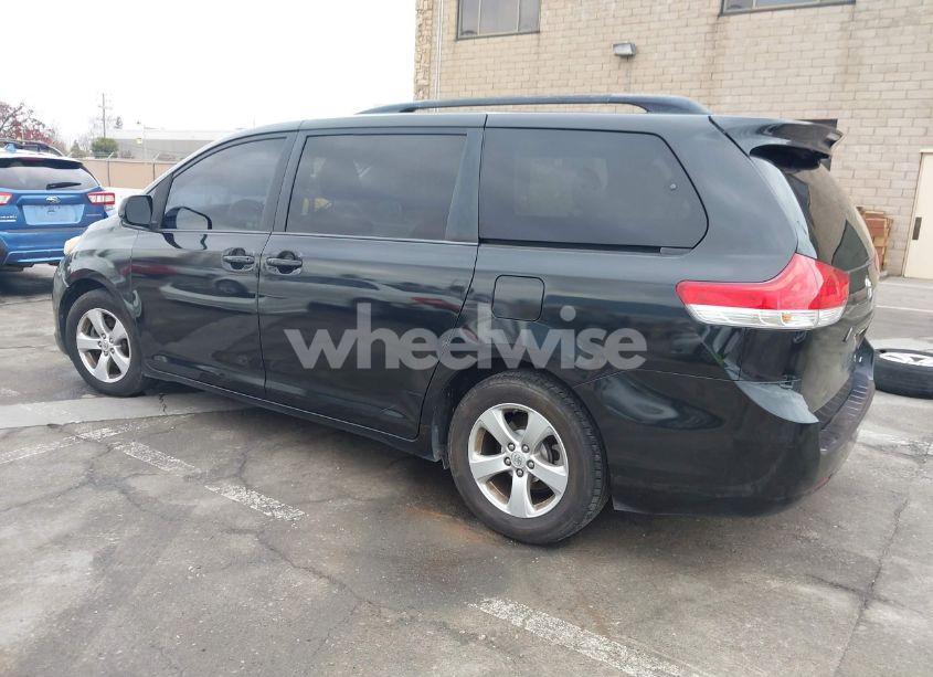 Photo 3 of 2013 Toyota Sienna LE V6 8 PASSENGER (VIN 5TDKK3DC7DS324056)