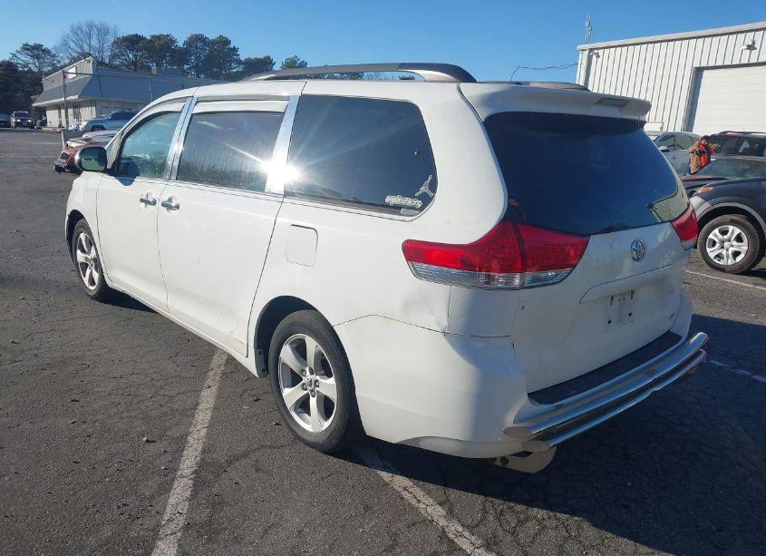 Photo 3 of 2013 Toyota Sienna LE V6 8 PASSENGER (VIN 5TDKK3DC7DS330262)