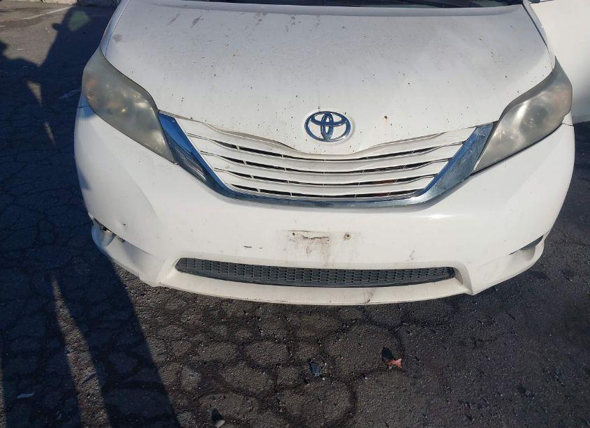 Photo 6 of 2013 Toyota Sienna LE V6 8 PASSENGER (VIN 5TDKK3DC7DS330262)