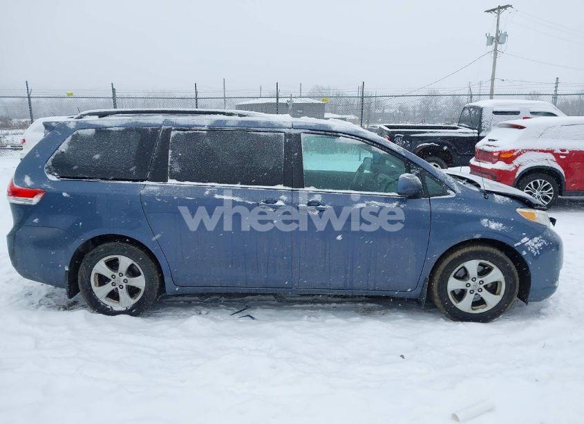 Photo 13 of 2013 Toyota Sienna LE V6 8 PASSENGER (VIN 5TDKK3DC7DS343383)