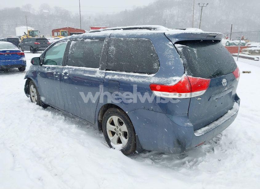 Photo 3 of 2013 Toyota Sienna LE V6 8 PASSENGER (VIN 5TDKK3DC7DS343383)