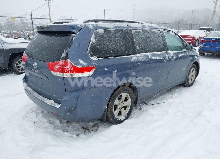 Photo 4 of 2013 Toyota Sienna LE V6 8 PASSENGER (VIN 5TDKK3DC7DS343383)