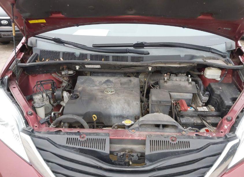 Photo 10 of 2013 Toyota Sienna LE V6 8 PASSENGER (VIN 5TDKK3DC7DS351273)