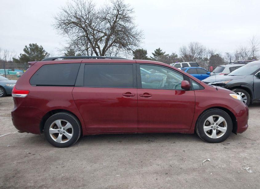 Photo 13 of 2013 Toyota Sienna LE V6 8 PASSENGER (VIN 5TDKK3DC7DS351273)