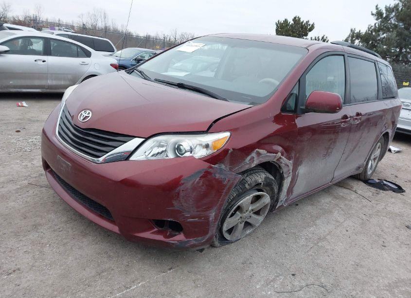 Photo 2 of 2013 Toyota Sienna LE V6 8 PASSENGER (VIN 5TDKK3DC7DS351273)
