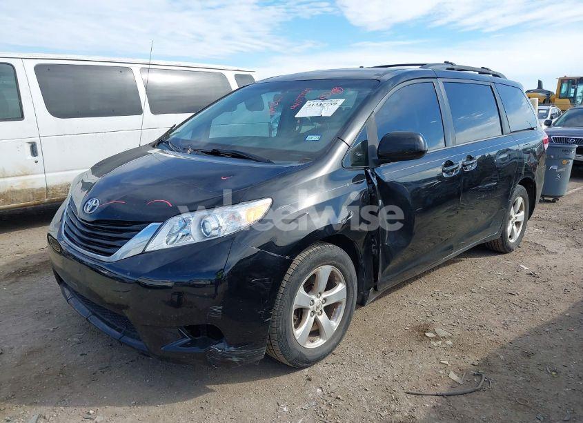 Photo 2 of 2013 Toyota Sienna LE V6 8 PASSENGER (VIN 5TDKK3DC7DS352293)
