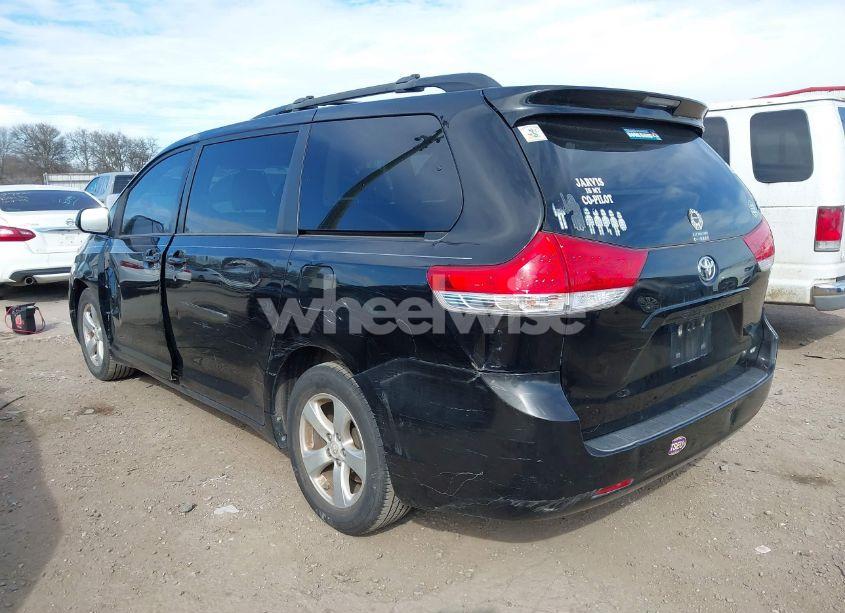 Photo 3 of 2013 Toyota Sienna LE V6 8 PASSENGER (VIN 5TDKK3DC7DS352293)