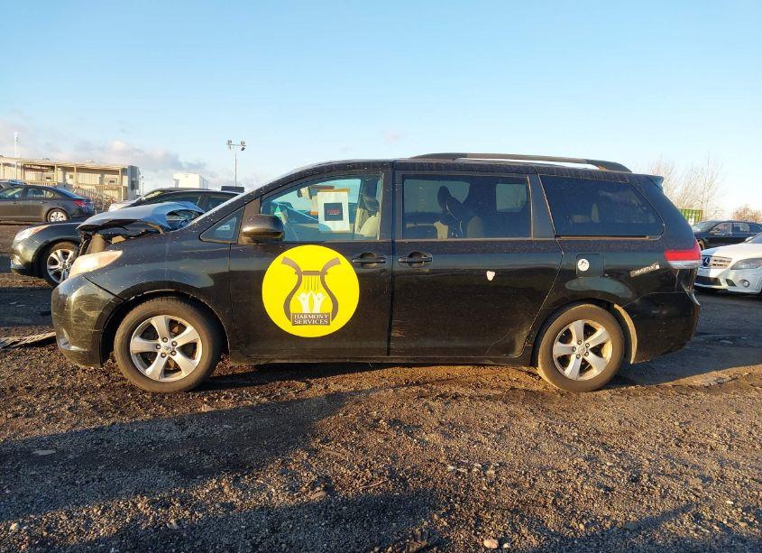 Photo 14 of 2013 Toyota Sienna LE V6 8 PASSENGER (VIN 5TDKK3DC7DS378862)