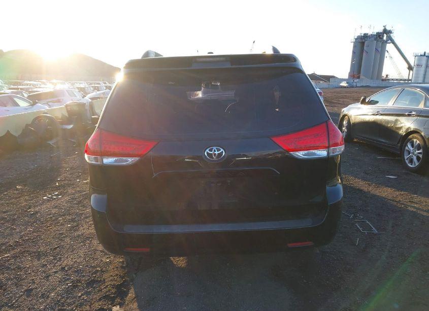 Photo 16 of 2013 Toyota Sienna LE V6 8 PASSENGER (VIN 5TDKK3DC7DS378862)