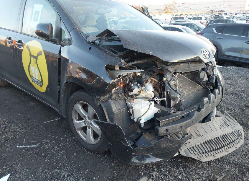 Photo 17 of 2013 Toyota Sienna LE V6 8 PASSENGER (VIN 5TDKK3DC7DS378862)