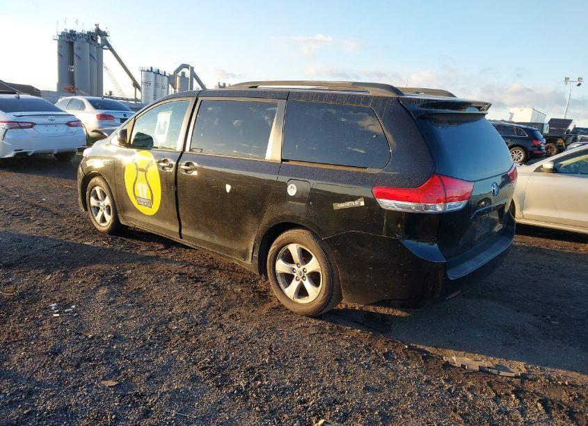 Photo 3 of 2013 Toyota Sienna LE V6 8 PASSENGER (VIN 5TDKK3DC7DS378862)