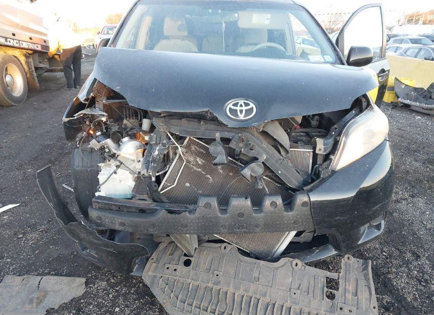 Photo 6 of 2013 Toyota Sienna LE V6 8 PASSENGER (VIN 5TDKK3DC7DS378862)