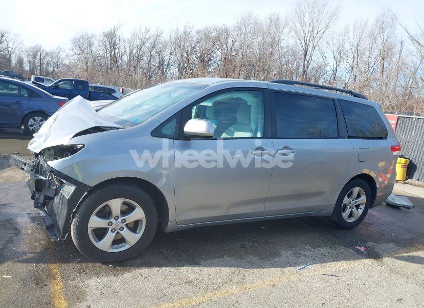 Photo 15 of 2013 Toyota Sienna LE V6 8 PASSENGER (VIN 5TDKK3DC7DS378909)
