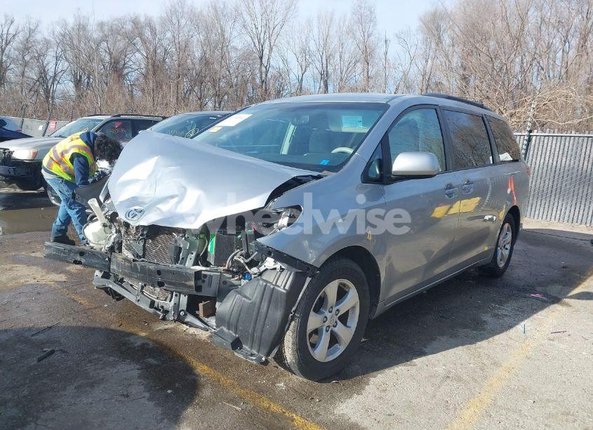 Photo 2 of 2013 Toyota Sienna LE V6 8 PASSENGER (VIN 5TDKK3DC7DS378909)