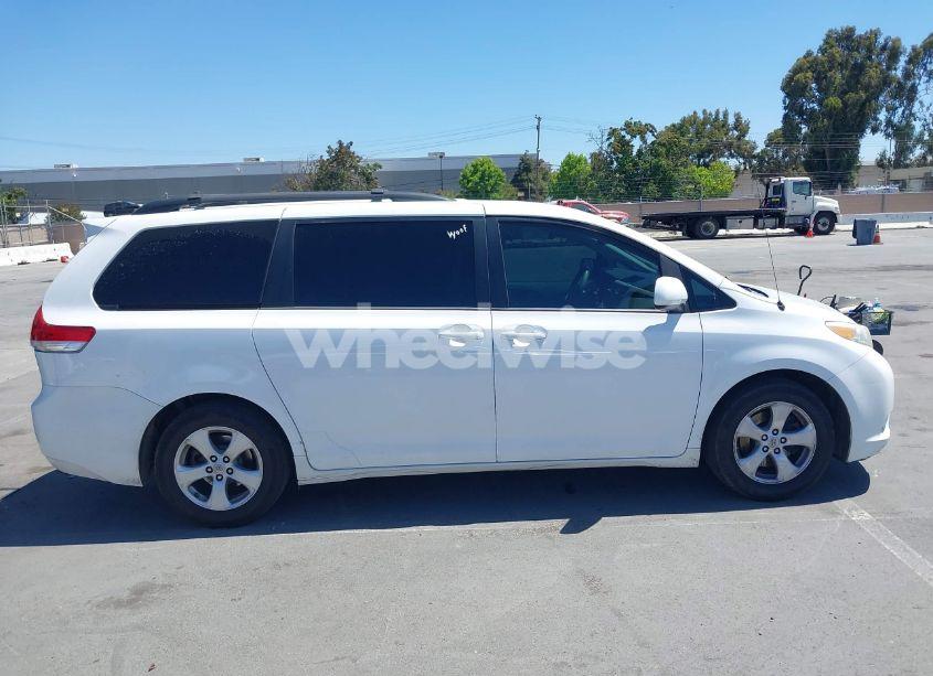 Photo 13 of 2014 Toyota Sienna LE V6 8 PASSENGER (VIN 5TDKK3DC7ES432517)