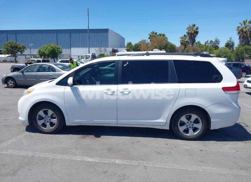 Photo 14 of 2014 Toyota Sienna LE V6 8 PASSENGER (VIN 5TDKK3DC7ES432517)