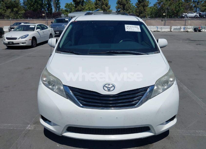 Photo 6 of 2014 Toyota Sienna LE V6 8 PASSENGER (VIN 5TDKK3DC7ES432517)