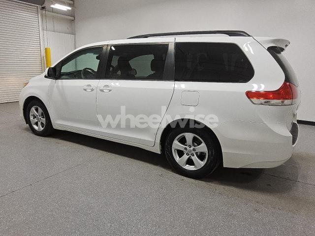 Photo 12 of 2014 TOYOTA SIENNA LE (VIN 5TDKK3DC7ES485055)