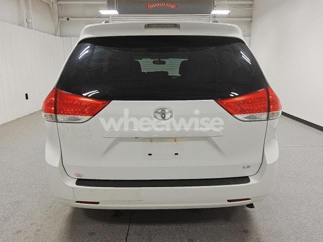 Photo 2 of 2014 TOYOTA SIENNA LE (VIN 5TDKK3DC7ES485055)
