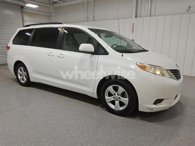 Photo 8 of 2014 TOYOTA SIENNA LE (VIN 5TDKK3DC7ES485055)