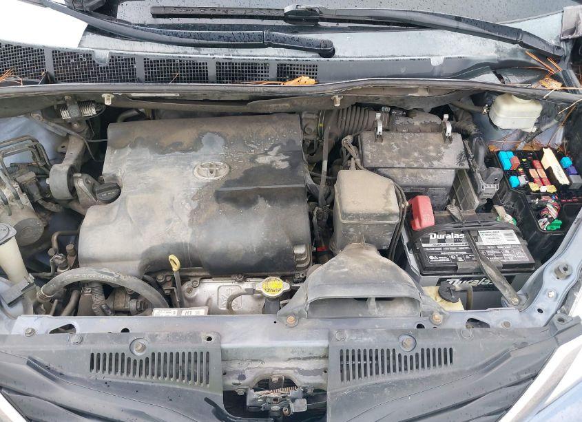 Photo 10 of 2014 Toyota Sienna LE V6 8 PASSENGER (VIN 5TDKK3DC7ES499859)