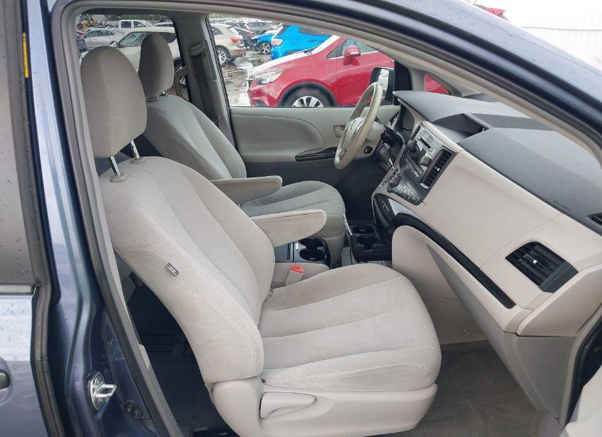 Photo 5 of 2014 Toyota Sienna LE V6 8 PASSENGER (VIN 5TDKK3DC7ES499859)