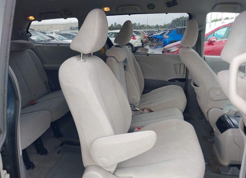 Photo 8 of 2014 Toyota Sienna LE V6 8 PASSENGER (VIN 5TDKK3DC7ES499859)