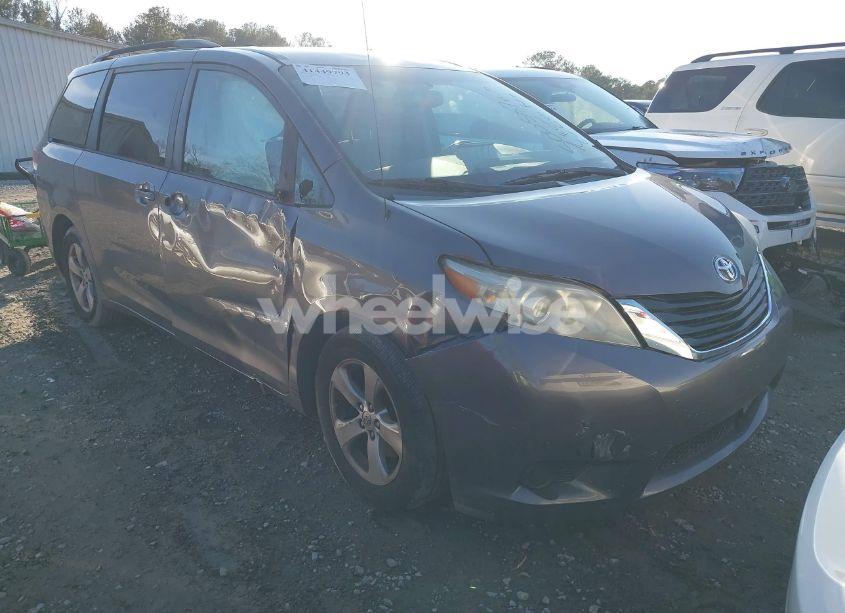 2014 Toyota Sienna LE V6 8 PASSENGER (VIN 5TDKK3DC7ES500587) main photo