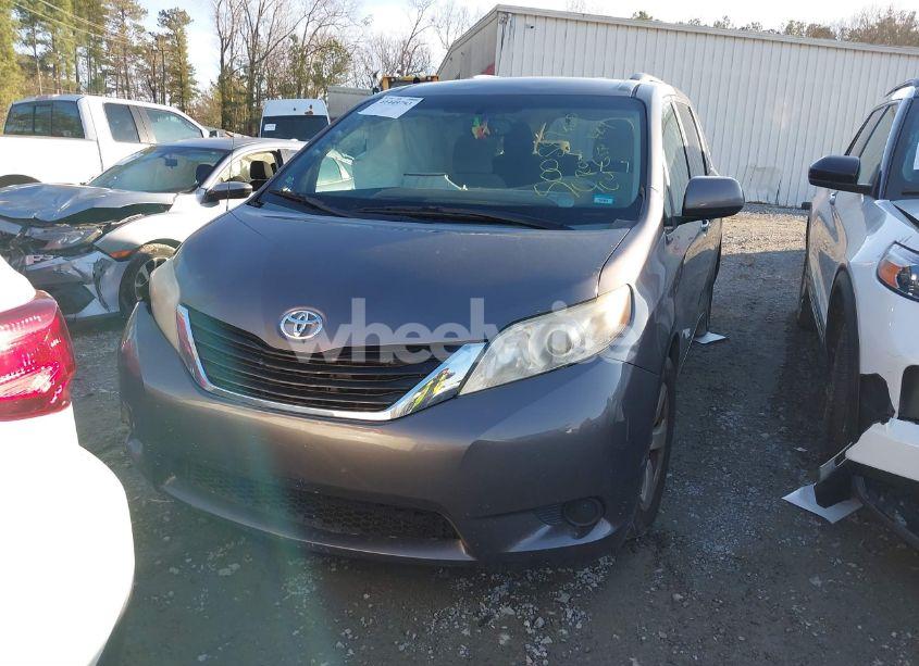 Photo 12 of 2014 Toyota Sienna LE V6 8 PASSENGER (VIN 5TDKK3DC7ES500587)