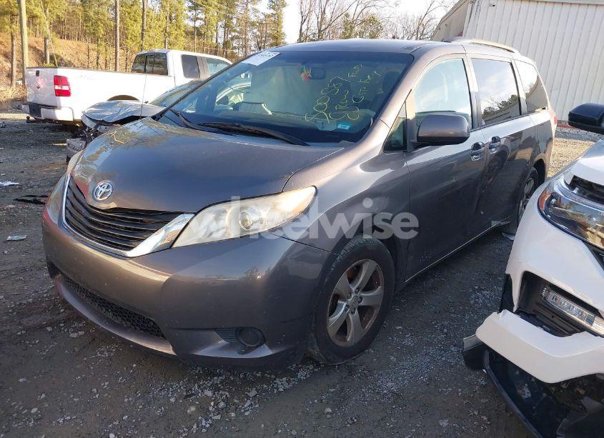 Photo 14 of 2014 Toyota Sienna LE V6 8 PASSENGER (VIN 5TDKK3DC7ES500587)