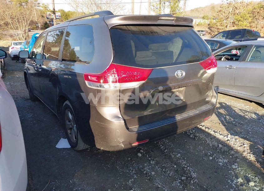 Photo 3 of 2014 Toyota Sienna LE V6 8 PASSENGER (VIN 5TDKK3DC7ES500587)