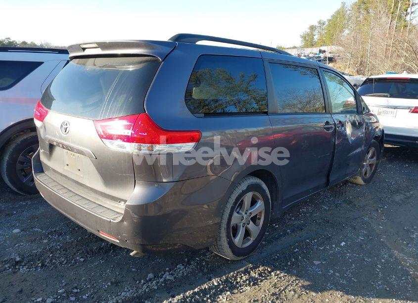 Photo 4 of 2014 Toyota Sienna LE V6 8 PASSENGER (VIN 5TDKK3DC7ES500587)