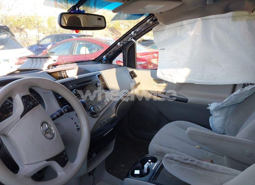Photo 5 of 2014 Toyota Sienna LE V6 8 PASSENGER (VIN 5TDKK3DC7ES500587)