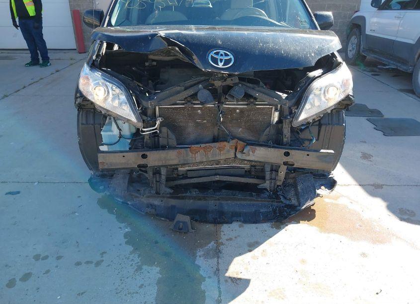 Photo 12 of 2014 Toyota Sienna LE V6 8 PASSENGER (VIN 5TDKK3DC7ES510519)
