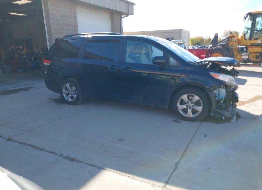 Photo 13 of 2014 Toyota Sienna LE V6 8 PASSENGER (VIN 5TDKK3DC7ES510519)