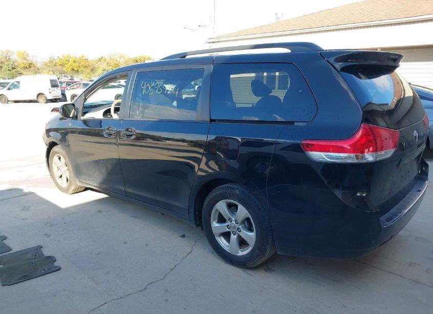 Photo 3 of 2014 Toyota Sienna LE V6 8 PASSENGER (VIN 5TDKK3DC7ES510519)