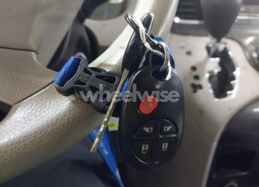 Photo 11 of 2014 Toyota Sienna LE V6 8 PASSENGER (VIN 5TDKK3DC7ES521116)