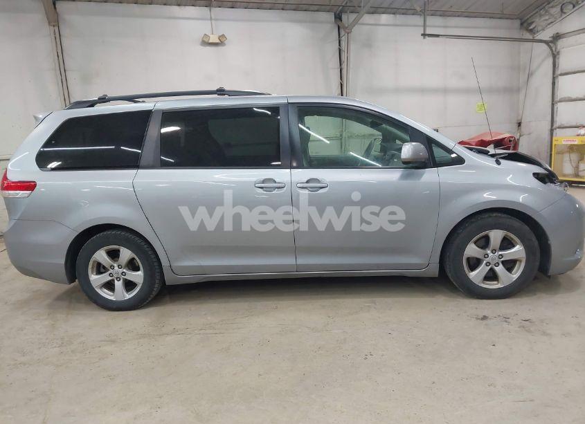 Photo 13 of 2014 Toyota Sienna LE V6 8 PASSENGER (VIN 5TDKK3DC7ES521116)