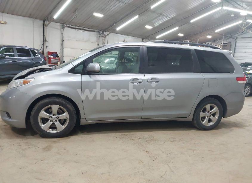 Photo 14 of 2014 Toyota Sienna LE V6 8 PASSENGER (VIN 5TDKK3DC7ES521116)