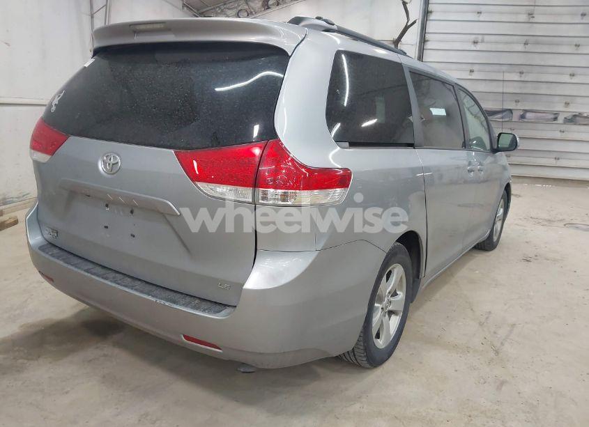 Photo 4 of 2014 Toyota Sienna LE V6 8 PASSENGER (VIN 5TDKK3DC7ES521116)