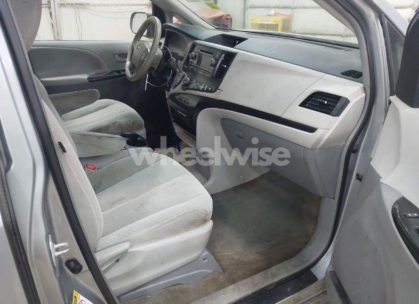 Photo 5 of 2014 Toyota Sienna LE V6 8 PASSENGER (VIN 5TDKK3DC7ES521116)