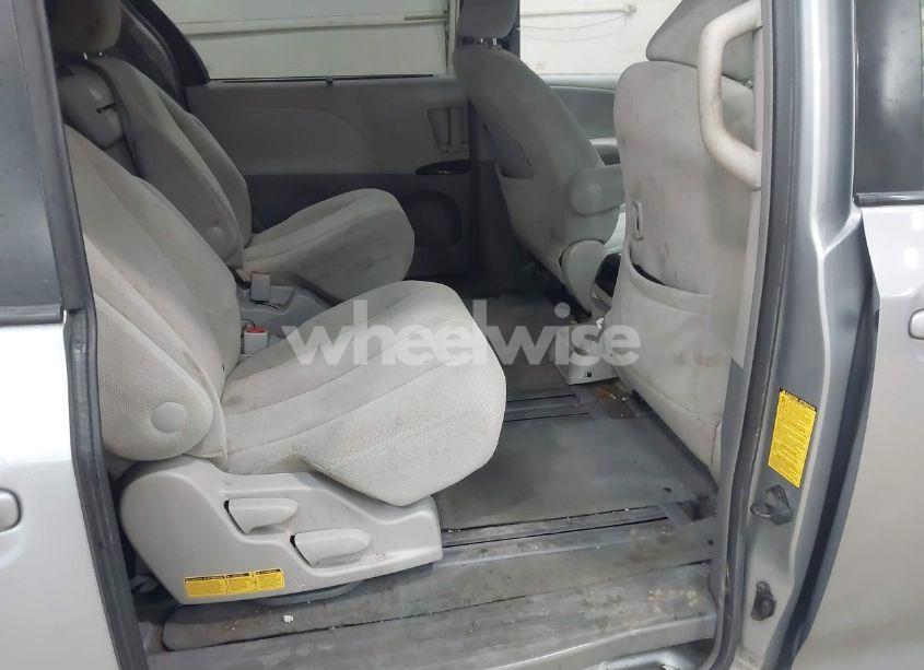 Photo 8 of 2014 Toyota Sienna LE V6 8 PASSENGER (VIN 5TDKK3DC7ES521116)