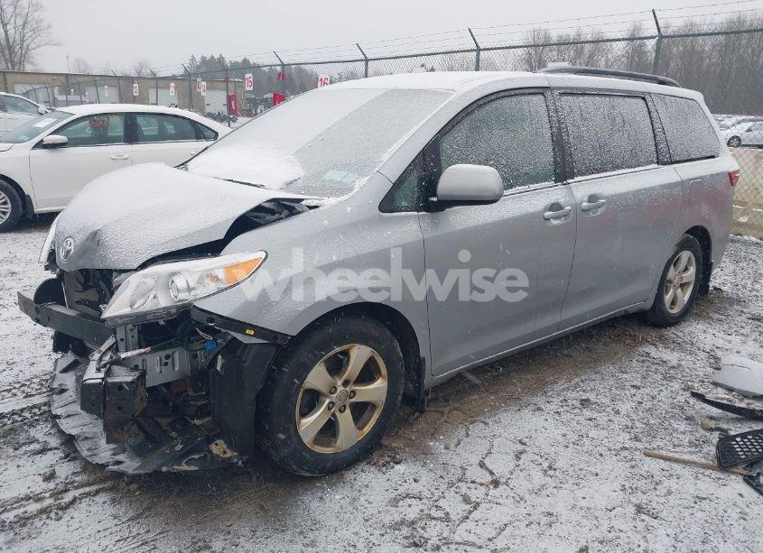 Photo 2 of 2015 Toyota Sienna LE 8 PASSENGER (VIN 5TDKK3DC7FS539701)