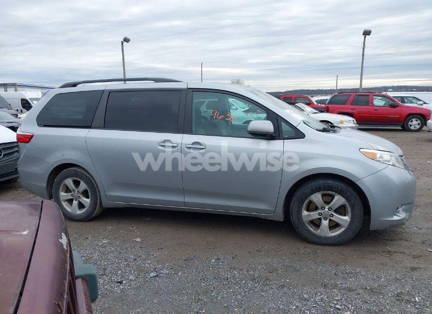 Photo 13 of 2015 Toyota Sienna LE 8 PASSENGER (VIN 5TDKK3DC7FS562234)