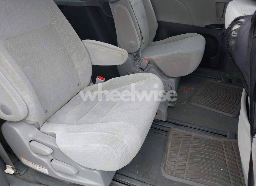 Photo 8 of 2015 Toyota Sienna LE 8 PASSENGER (VIN 5TDKK3DC7FS562234)