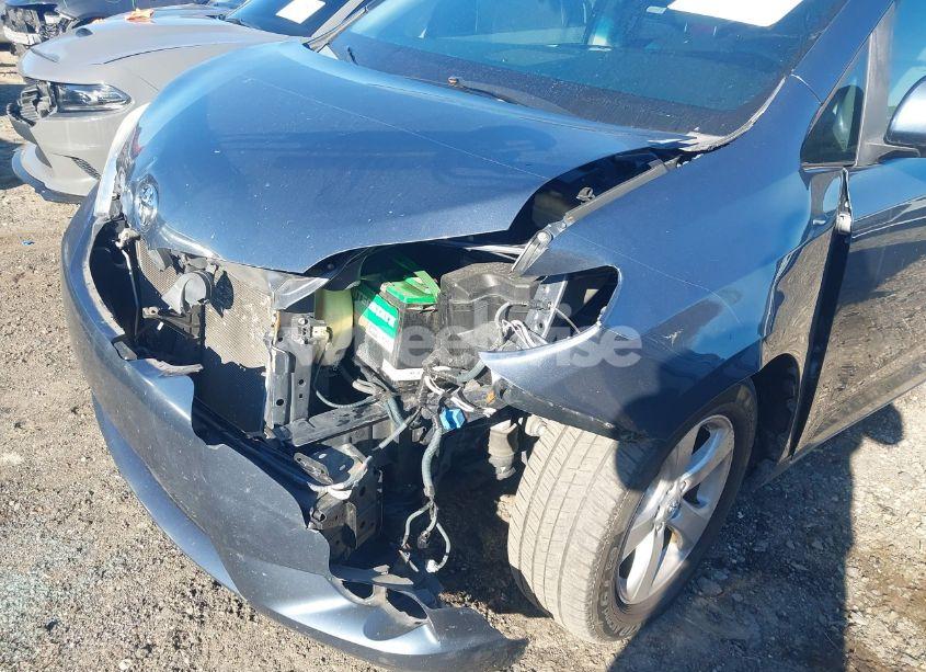 Photo 6 of 2015 Toyota Sienna LE 8 PASSENGER (VIN 5TDKK3DC7FS573203)